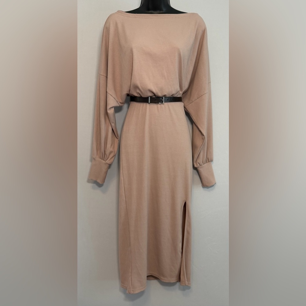 Velvet Torch Los Angeles Small
Ribbed Bodycon Long Sleeve Tan - Picture 6 of 9
